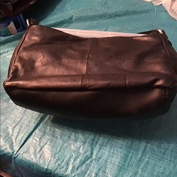 St. John’s Bay Leather Shoulder Bag with Front Pocket in Black. - Picture 2 of 5